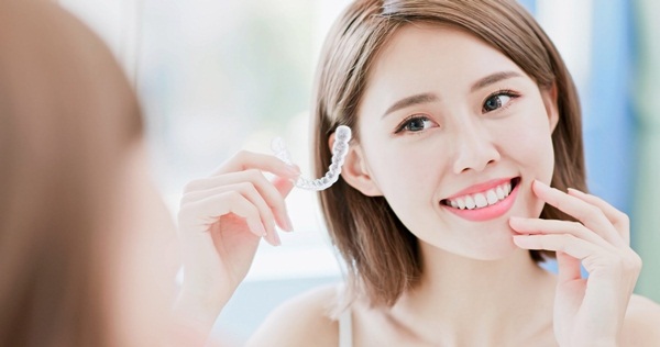 Niềng răng trong suốt sử dụng kỹ thuật tiên tiến nhất hiện nay