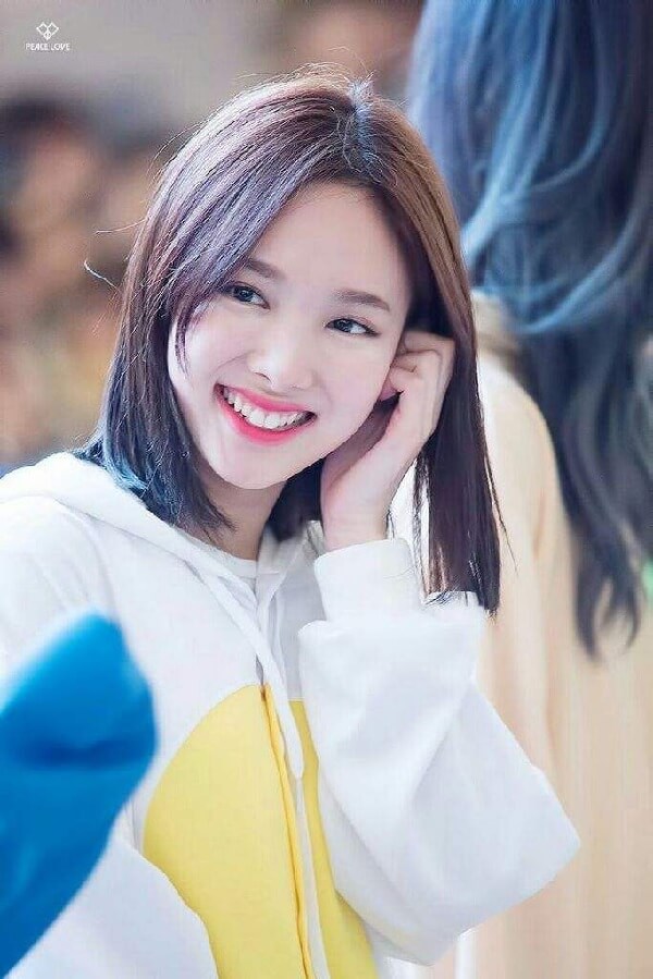 Nayeon – trưởng nhóm nhạc đình đám Hàn Quốc Twice