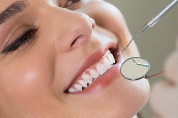 Giới thiệu phương pháp trồng răng khểnh.