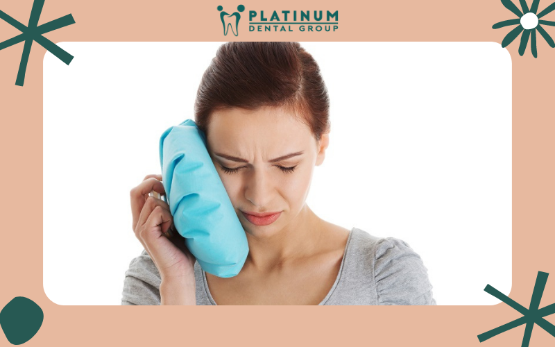 Chườm đá để giảm đau và sưng
