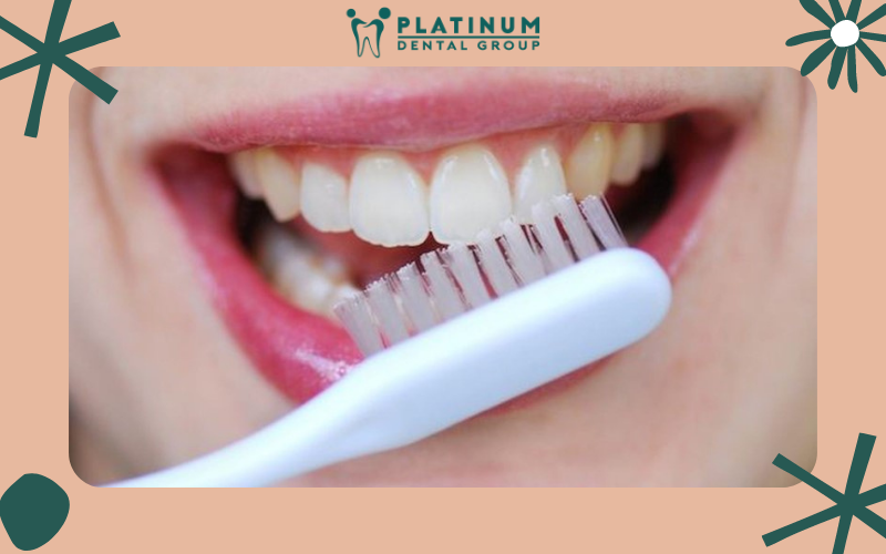 Hướng dẫn cách đánh răng đúng cách sau khi nhổ răng khôn