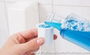 Nước súc miệng kháng khuẩn có tác dụng rất tốt để kiểm soát