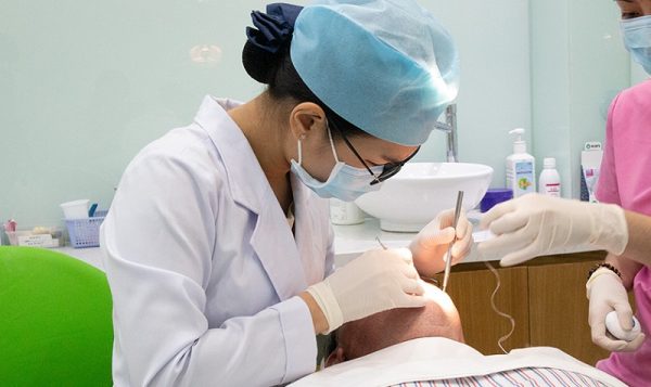 Nha Khoa Platinum với trang thiết bị máy móc hiện đại sẽ giúp việc nhổ răng số 8 được nhẹ nhàng hơn.