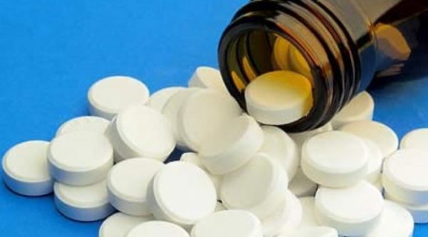 Thuốc giảm đau là loại thuốc có công dụng giảm đau răng rõ rệt đồng thời giúp hạ nhiệt cho cơ thể Thuốc giảm đau là loại thuốc có công dụng giảm đau răng rõ rệt đồng thời giúp hạ nhiệt cho cơ thể
