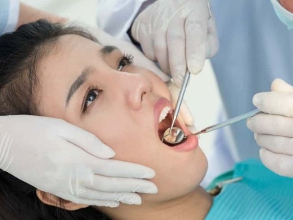 Giải đáp: Nhổ răng khôn xong có được đánh răng không?