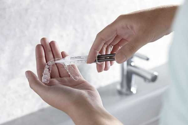 Cách sử dụng máy tẩy trắng răng như thế nào để mang lại hiệu quả mà không tác động xấu đến nướu răng