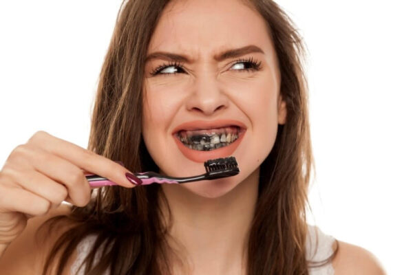 Tác hại khi lạm dụng than hoạt tính trắng răng