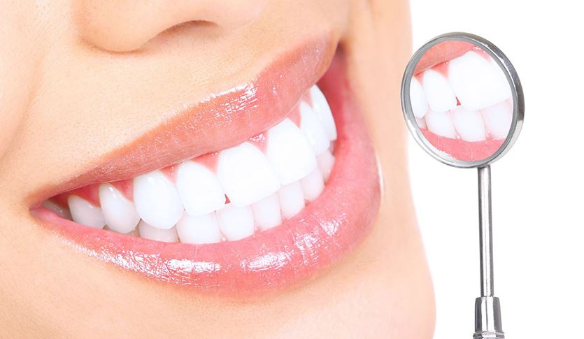 Bọc răng sứ có hại không?