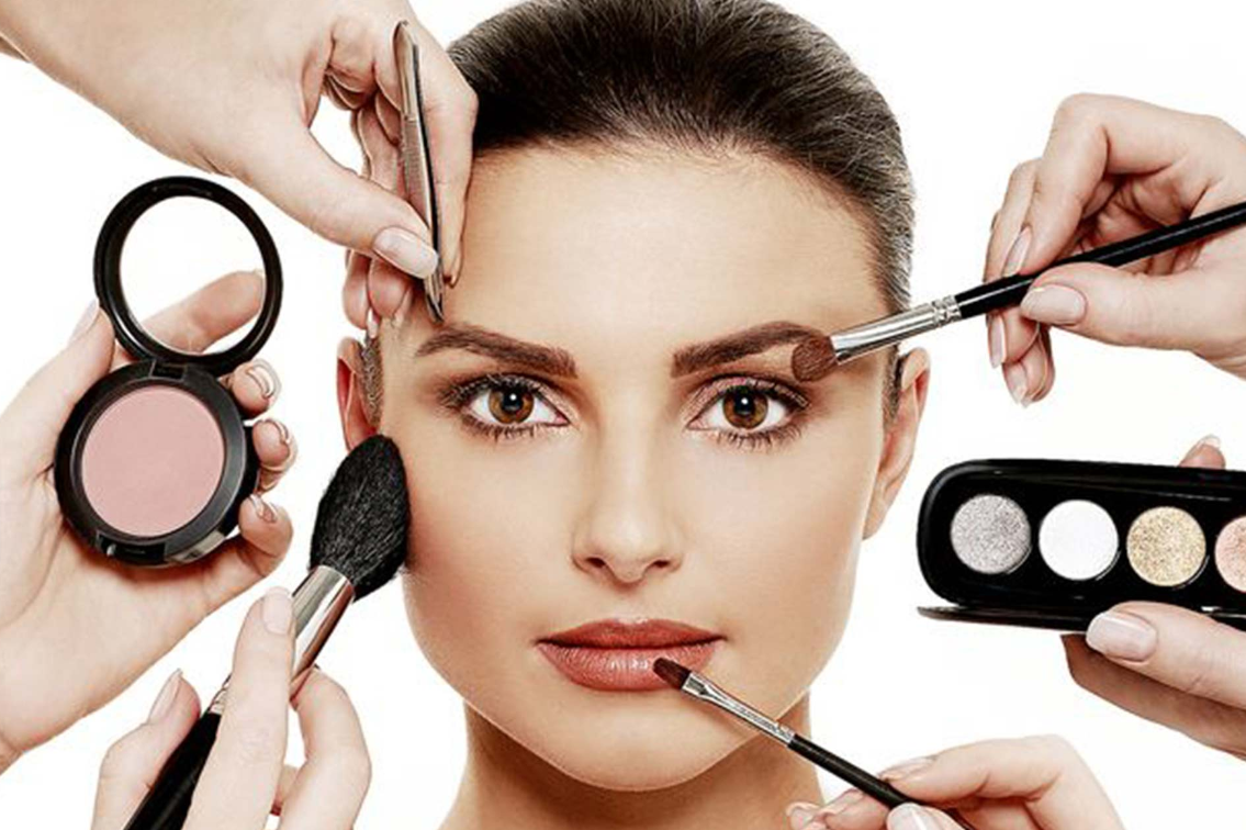 Trang điểm để giúp che đi khuyết điểm