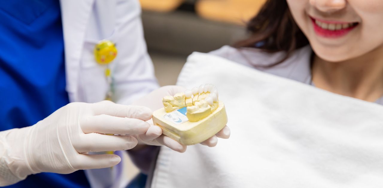 Tay nghề của bác sĩ ảnh hưởng thời gian bọc răng sứ