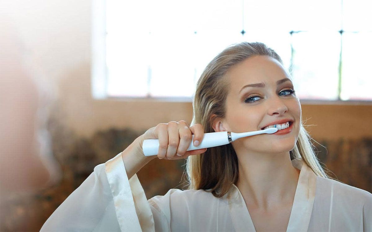 Thực hiện chăm sóc răng miệng đúng cách
