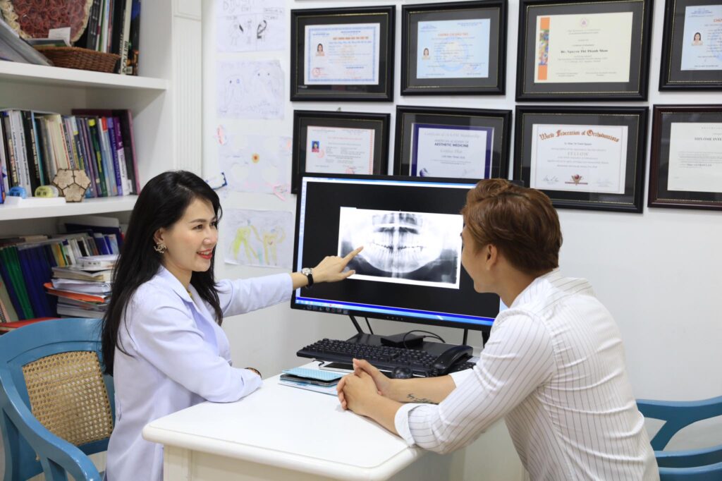 Khám tổng quát và chụp X Quang