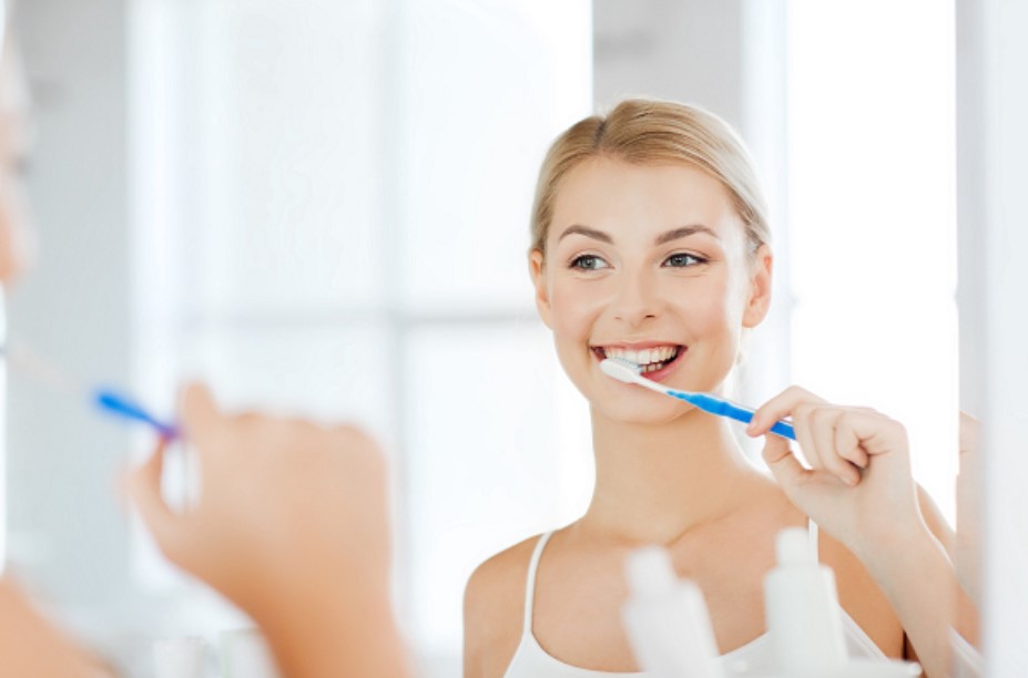Chế độ chăm sóc răng phủ sứ