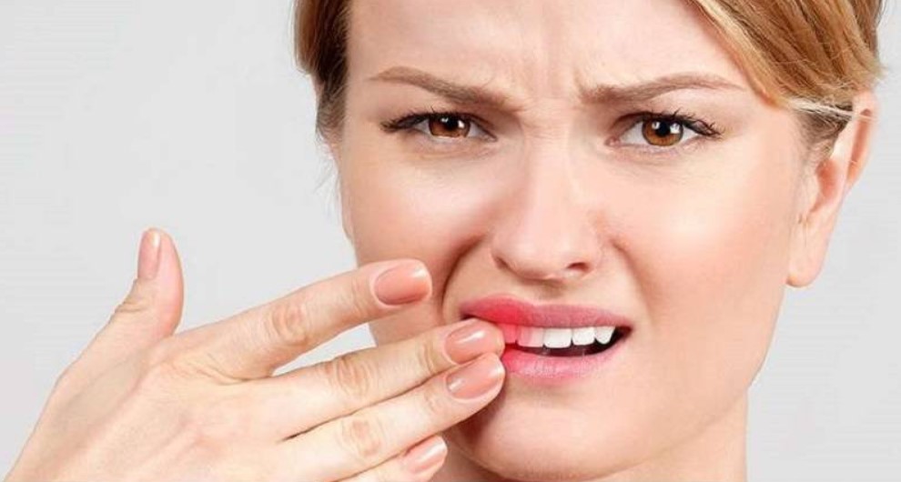 Mắc các bệnh lý răng miệng