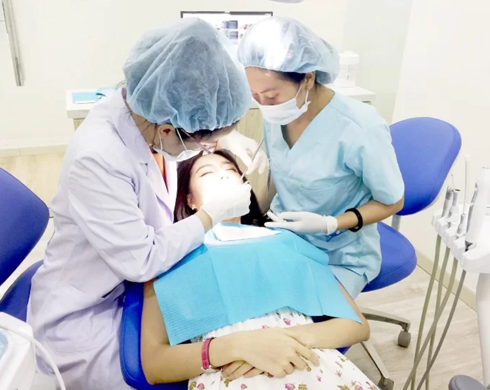 Quy trình bọc răng sứ quý kim tại Platinum Dental