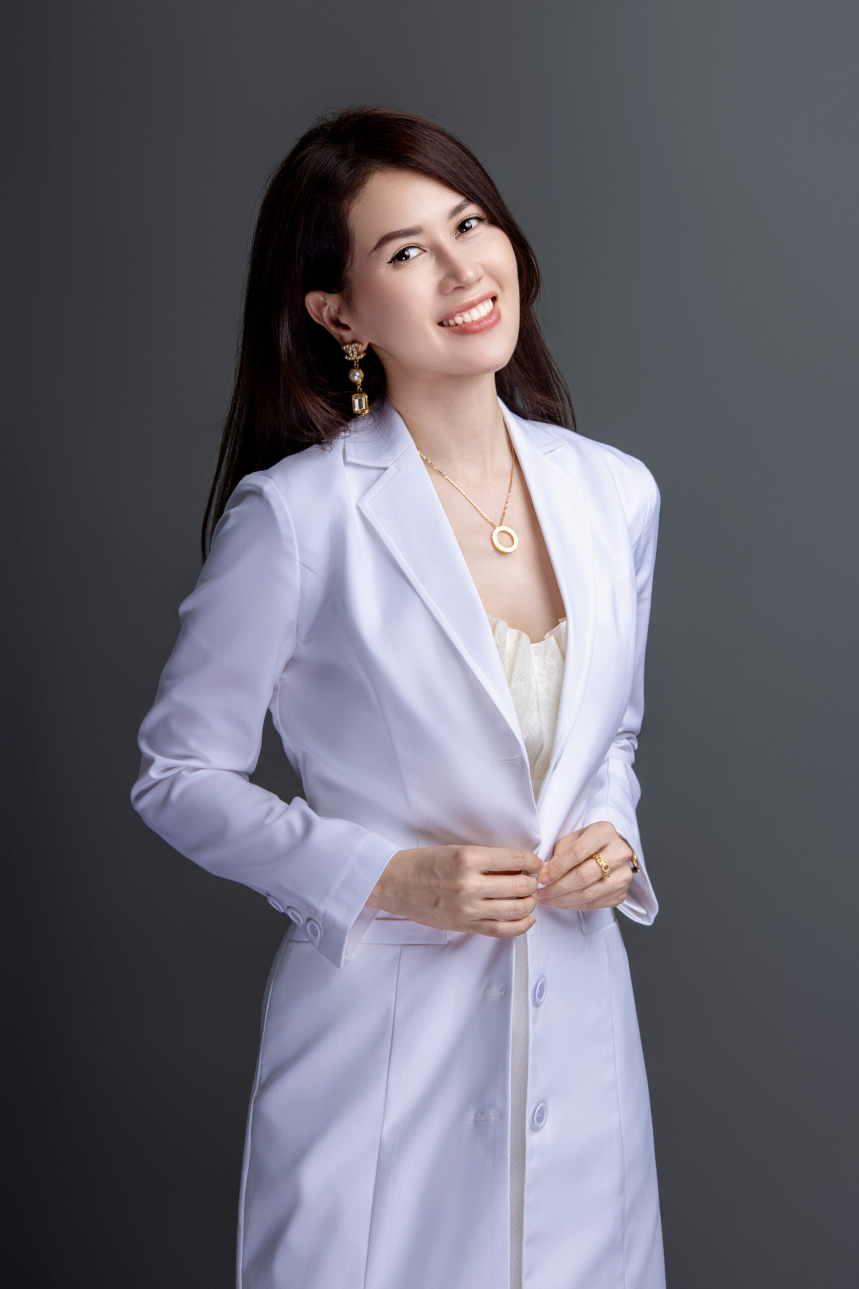 Dr Anna chuyên gia nha khoa thẩm mỹ