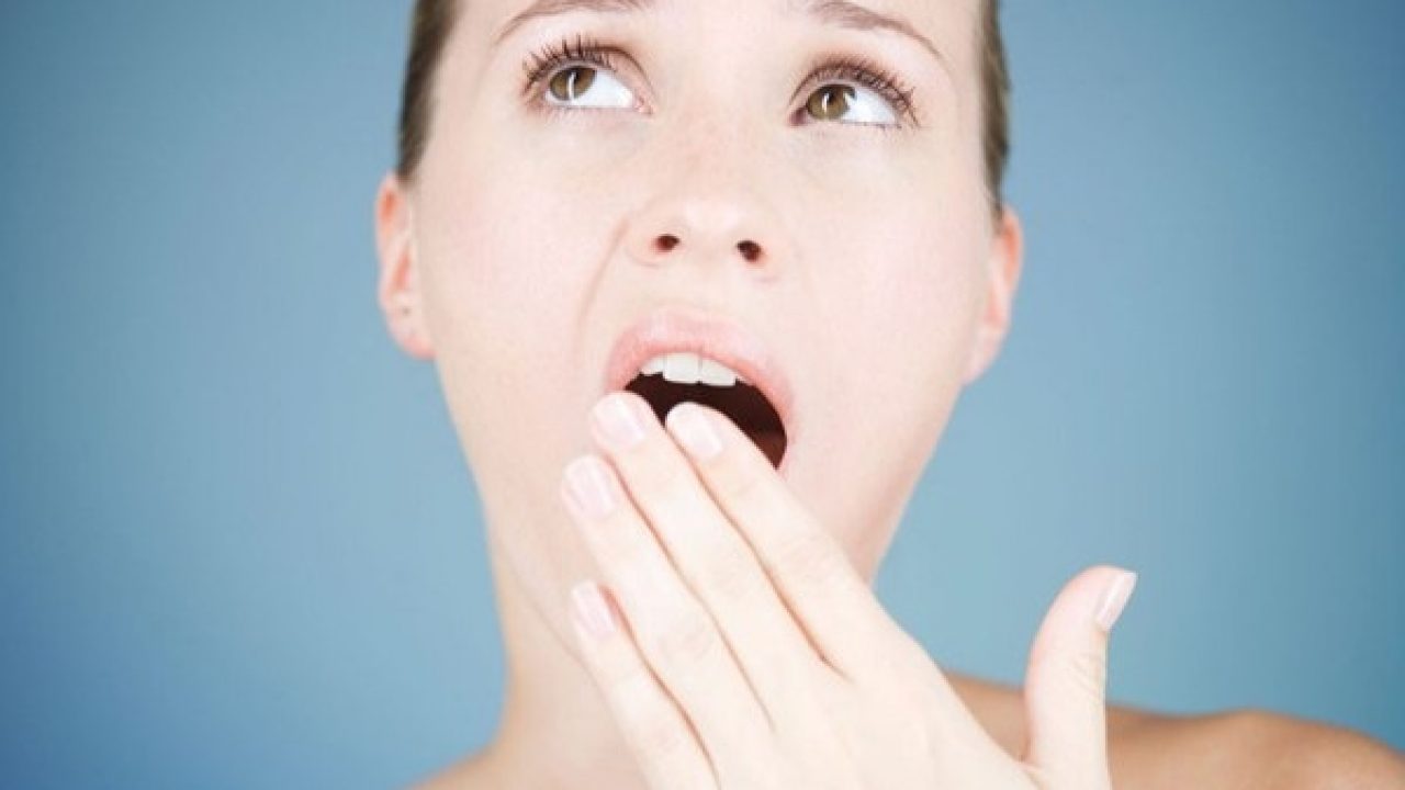 Bọc răng sứ có hết hô không?