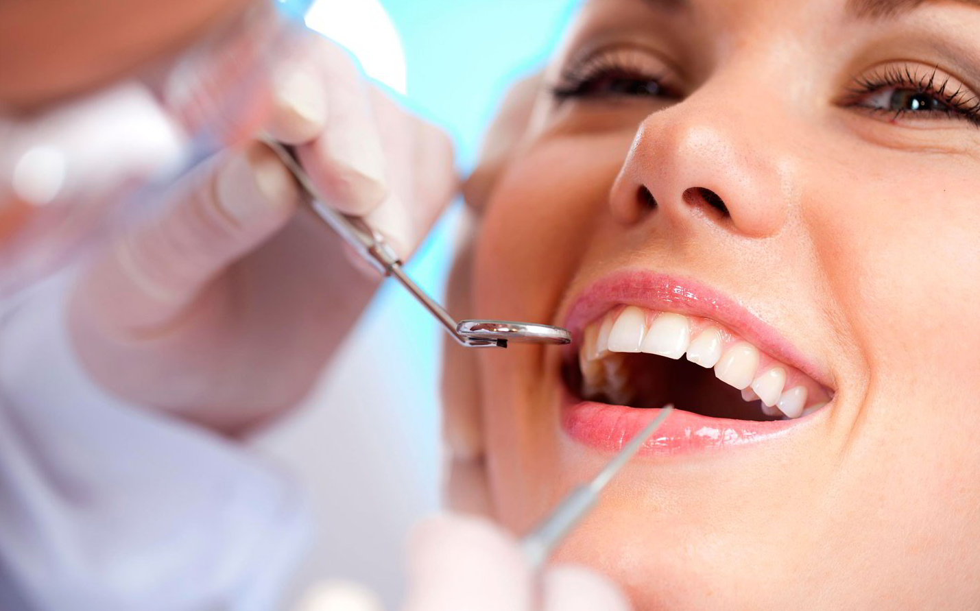 Không cảm thấy ê buốt khi cạo vôi răng